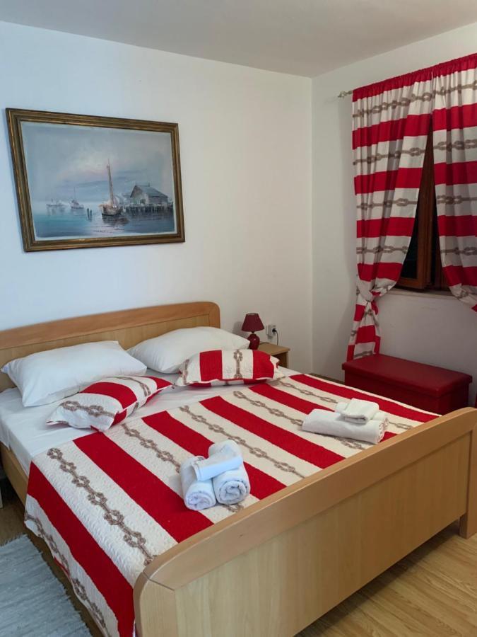 Holiday Apartments Lucic - Feels Like Home, Away From Home Ražanj エクステリア 写真