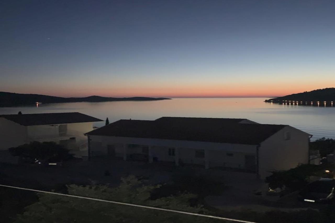 Holiday Apartments Lucic - Feels Like Home, Away From Home Ražanj エクステリア 写真