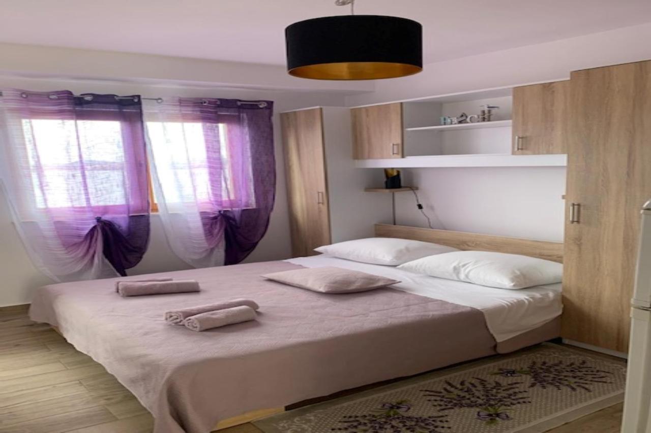 Holiday Apartments Lucic - Feels Like Home, Away From Home Ražanj エクステリア 写真