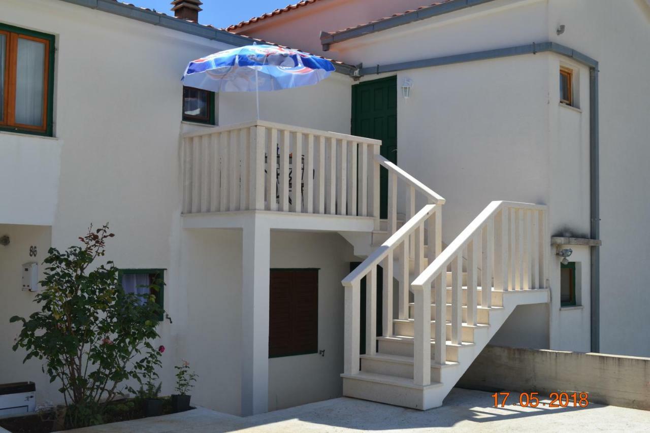 Holiday Apartments Lucic - Feels Like Home, Away From Home Ražanj エクステリア 写真
