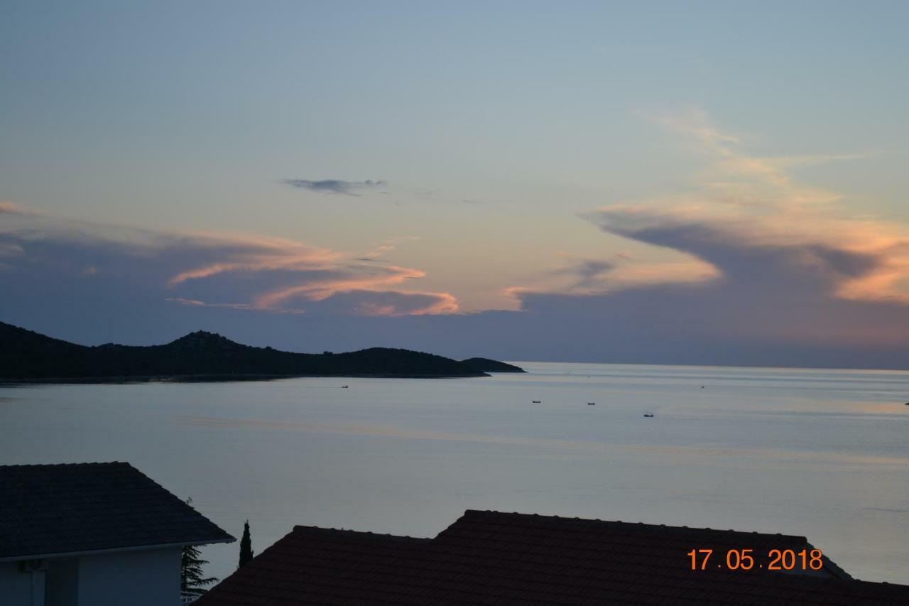 Holiday Apartments Lucic - Feels Like Home, Away From Home Ražanj エクステリア 写真
