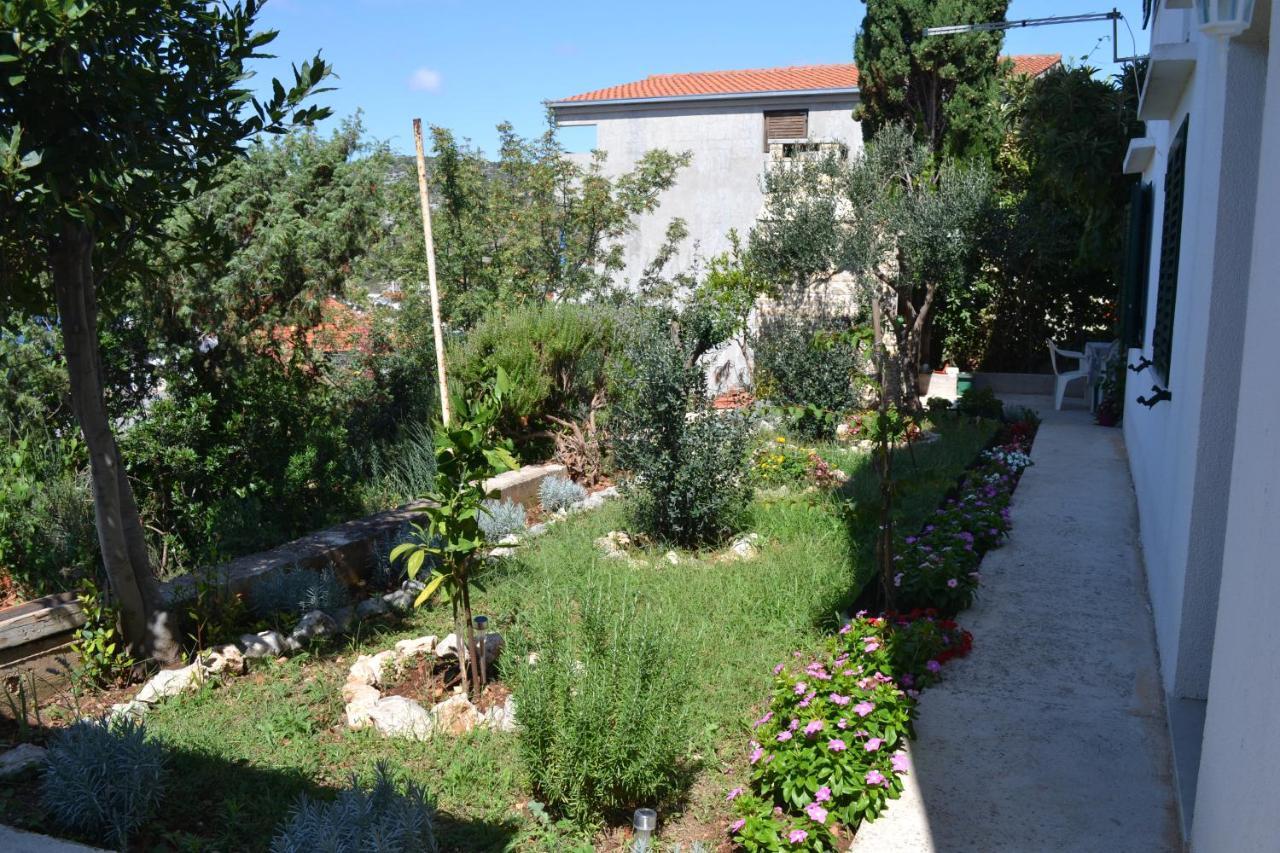 Holiday Apartments Lucic - Feels Like Home, Away From Home Ražanj エクステリア 写真